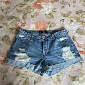 Hollister size 13 high rise mom Shorts 3”